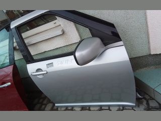 bontott SUZUKI SWIFT III Jobb első Ajtó (Részeivel)