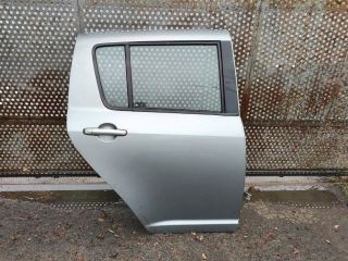 bontott SUZUKI SWIFT III Jobb első Ajtó (Részeivel)