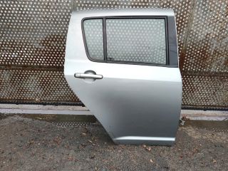 bontott SUZUKI SWIFT III Jobb első Ajtó (Részeivel)
