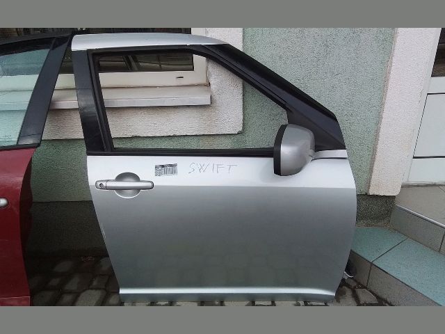 bontott SUZUKI SWIFT III Jobb első Ajtó (Részeivel)