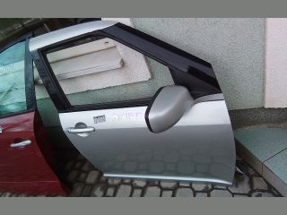 bontott SUZUKI SWIFT III Jobb első Ajtó (Részeivel)