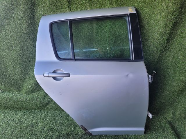 bontott SUZUKI SWIFT III Jobb első Ajtó (Részeivel)