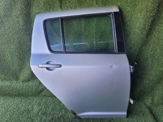 bontott SUZUKI SWIFT III Jobb első Ajtó (Részeivel)