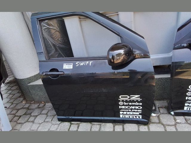bontott SUZUKI SWIFT III Jobb első Ajtó (Részeivel)