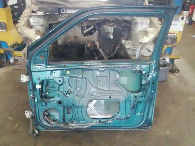 bontott SUZUKI SWIFT III Jobb első Ajtó (Üres lemez)