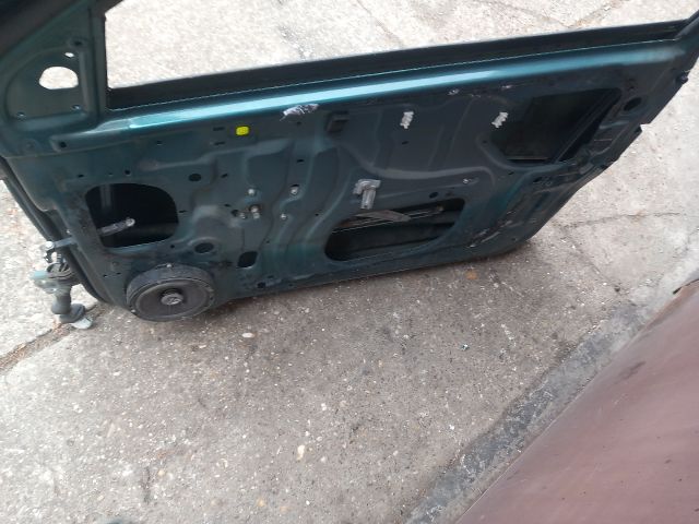 bontott SUZUKI SWIFT III Jobb első Ajtó (Üres lemez)