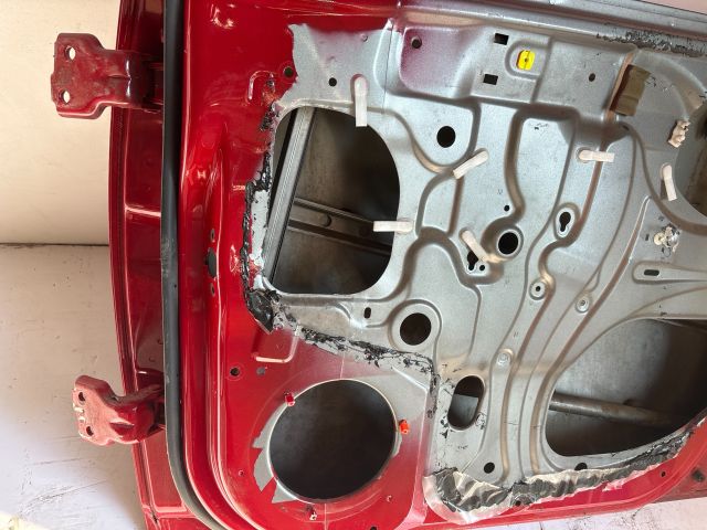 bontott SUZUKI SWIFT III Jobb első Ajtó (Üres lemez)