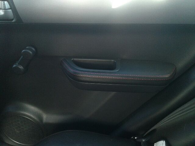 bontott SUZUKI SWIFT III Jobb első Ajtózár