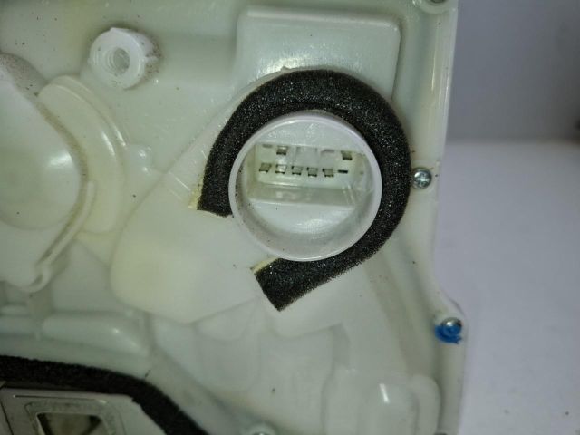 bontott SUZUKI SWIFT III Jobb első Ajtózár