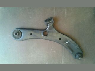 bontott SUZUKI SWIFT III Jobb első Alsó Első Lengőkar