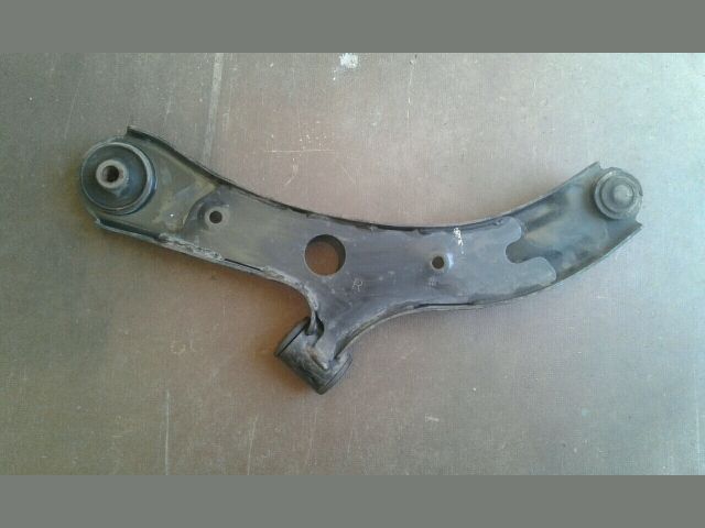 bontott SUZUKI SWIFT III Jobb első Alsó Első Lengőkar