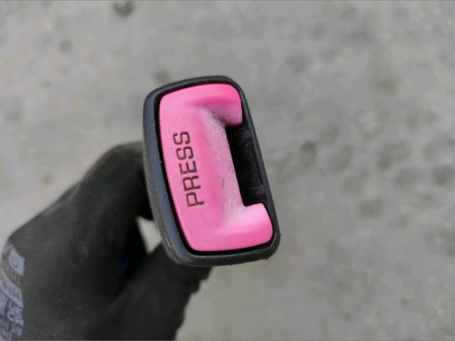 bontott SUZUKI SWIFT III Jobb első Biztonsági Öv Csat