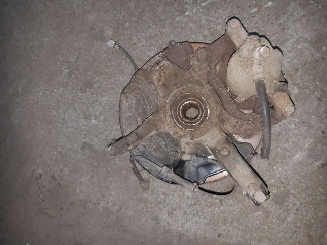 bontott SUZUKI SWIFT III Jobb első Csonkállvány Kerékaggyal