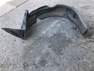 bontott SUZUKI SWIFT III Jobb első Dobbetét (Kerékjárati, Műanyag)