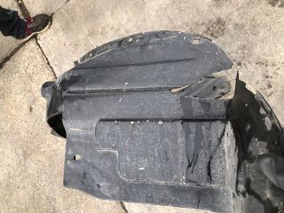 bontott SUZUKI SWIFT III Jobb első Dobbetét (Kerékjárati, Műanyag)