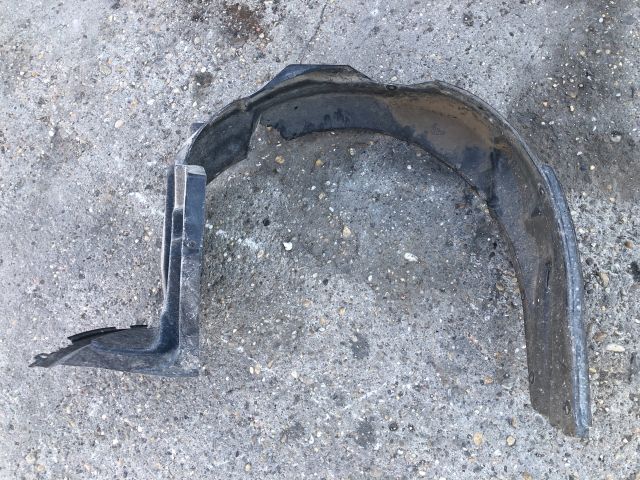 bontott SUZUKI SWIFT III Jobb első Dobbetét (Kerékjárati, Műanyag)