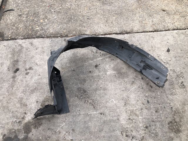 bontott SUZUKI SWIFT III Jobb első Dobbetét (Kerékjárati, Műanyag)