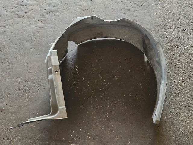 bontott SUZUKI SWIFT III Jobb első Dobbetét (Kerékjárati, Műanyag)