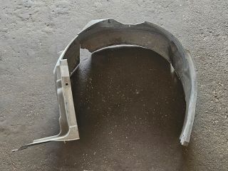 bontott SUZUKI SWIFT III Jobb első Dobbetét (Kerékjárati, Műanyag)