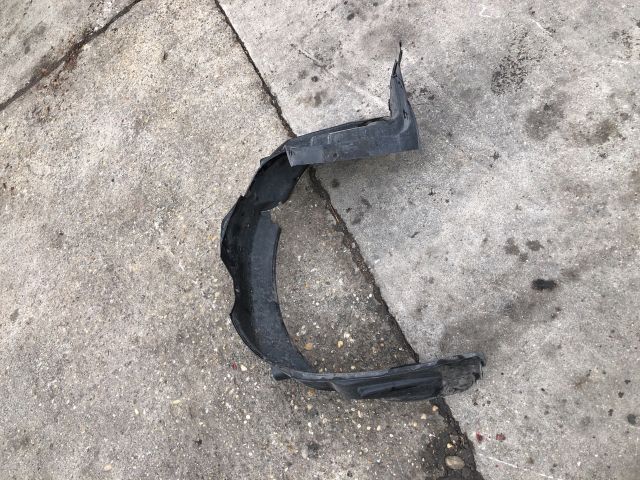 bontott SUZUKI SWIFT III Jobb első Dobbetét (Kerékjárati, Műanyag)