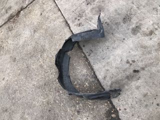 bontott SUZUKI SWIFT III Jobb első Dobbetét (Kerékjárati, Műanyag)