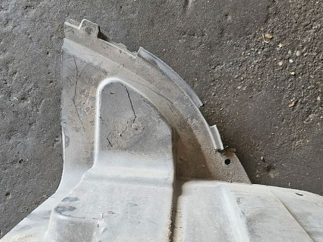 bontott SUZUKI SWIFT III Jobb első Dobbetét (Kerékjárati, Műanyag)