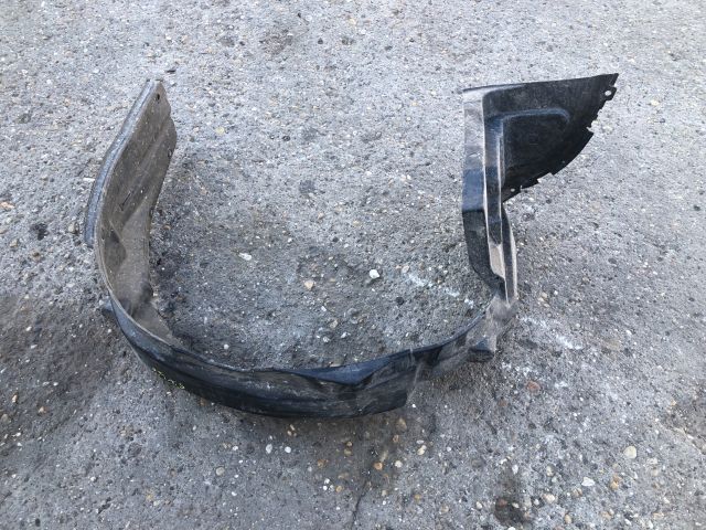 bontott SUZUKI SWIFT III Jobb első Dobbetét (Kerékjárati, Műanyag)