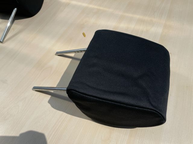 bontott SUZUKI SWIFT III Jobb első Fejtámla