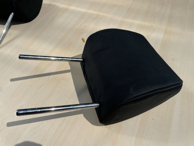 bontott SUZUKI SWIFT III Jobb első Fejtámla