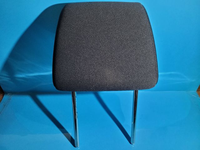 bontott SUZUKI SWIFT III Jobb első Fejtámla