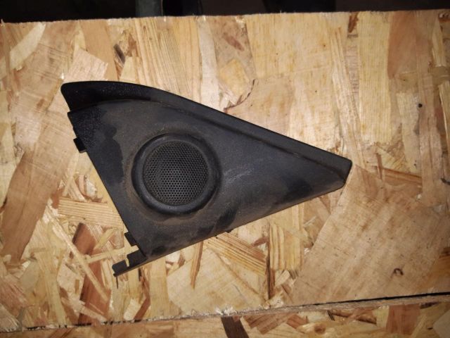 bontott SUZUKI SWIFT III Jobb első Hangszóró Burkolat