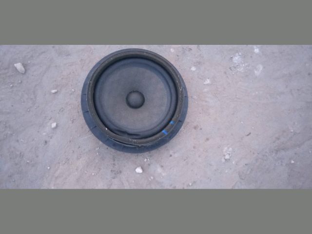 bontott SUZUKI SWIFT III Jobb első Hangszóró