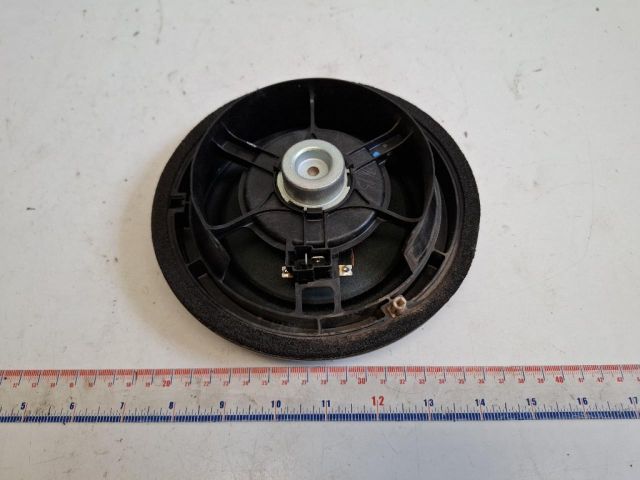 bontott SUZUKI SWIFT III Jobb első Hangszóró