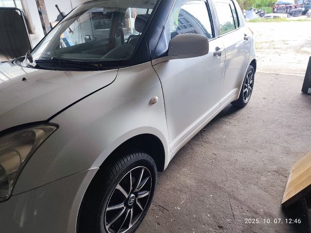 bontott SUZUKI SWIFT III Jobb első Irányjelző