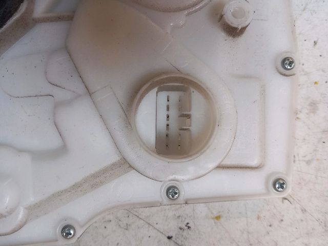 bontott SUZUKI SWIFT III Jobb első Központizár Motor