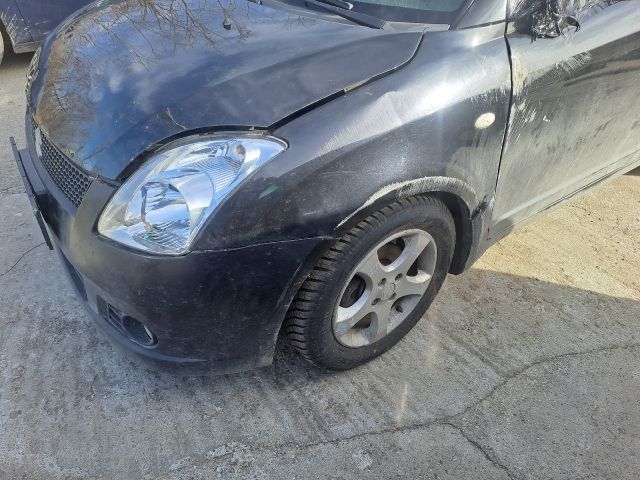 bontott SUZUKI SWIFT III Jobb első Lökhárító Tartó (Műanyag)