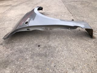 bontott SUZUKI SWIFT III Jobb első Sárvédő