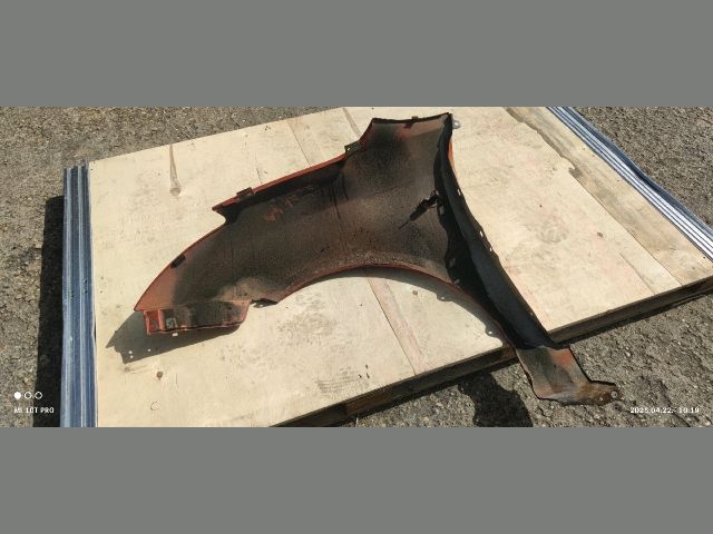 bontott SUZUKI SWIFT III Jobb első Sárvédő