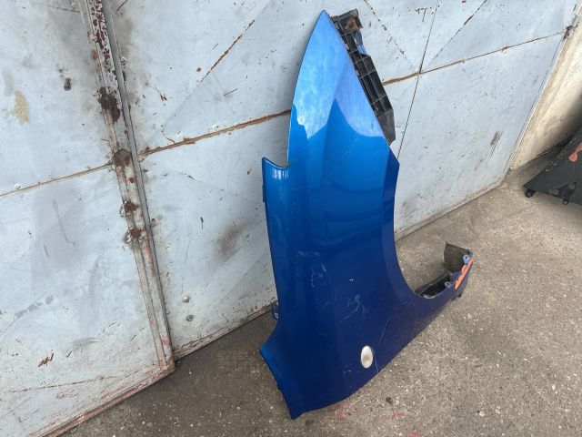 bontott SUZUKI SWIFT III Jobb első Sárvédő