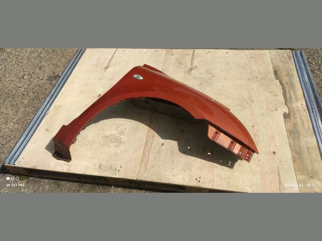 bontott SUZUKI SWIFT III Jobb első Sárvédő