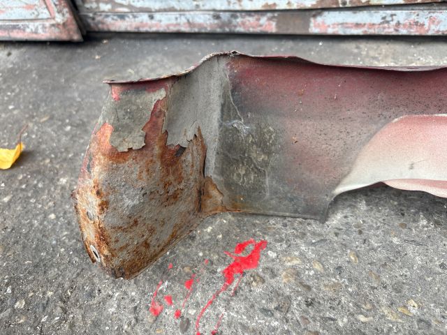 bontott SUZUKI SWIFT III Jobb első Sárvédő