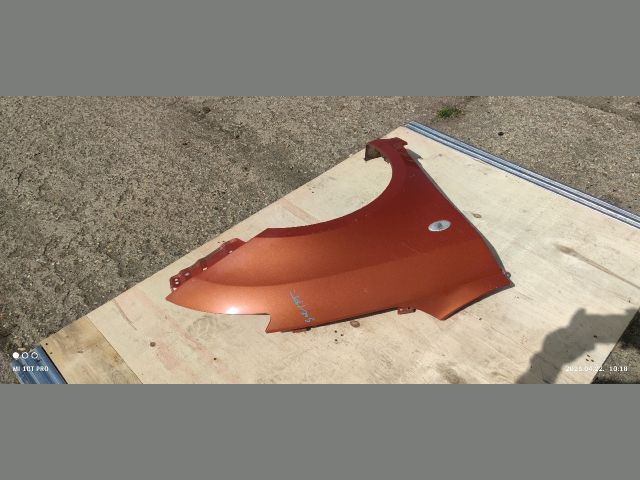 bontott SUZUKI SWIFT III Jobb első Sárvédő