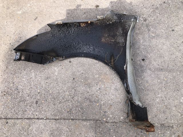 bontott SUZUKI SWIFT III Jobb első Sárvédő