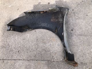 bontott SUZUKI SWIFT III Jobb első Sárvédő