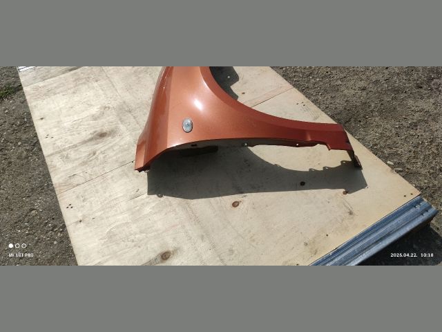 bontott SUZUKI SWIFT III Jobb első Sárvédő