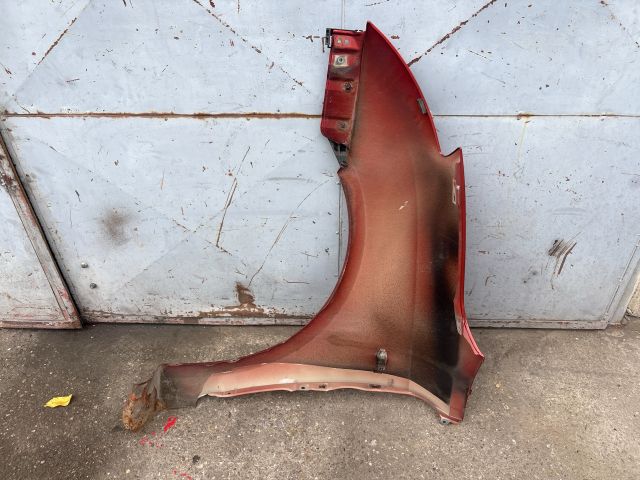 bontott SUZUKI SWIFT III Jobb első Sárvédő