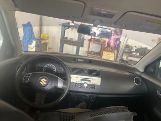 bontott SUZUKI SWIFT III Jobb első Ülés