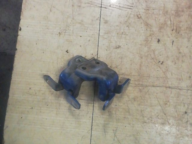 bontott SUZUKI SWIFT III Jobb első Zsanér