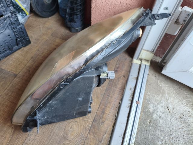 bontott SUZUKI SWIFT III Jobb Fényszóró