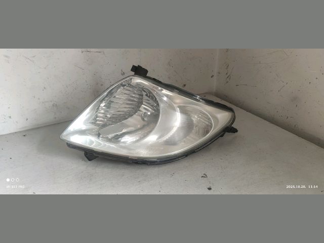 bontott SUZUKI SWIFT III Jobb Fényszóró